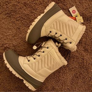 NWT All in Motion Skylar Winter Snow Boots Kids 4 Cream White